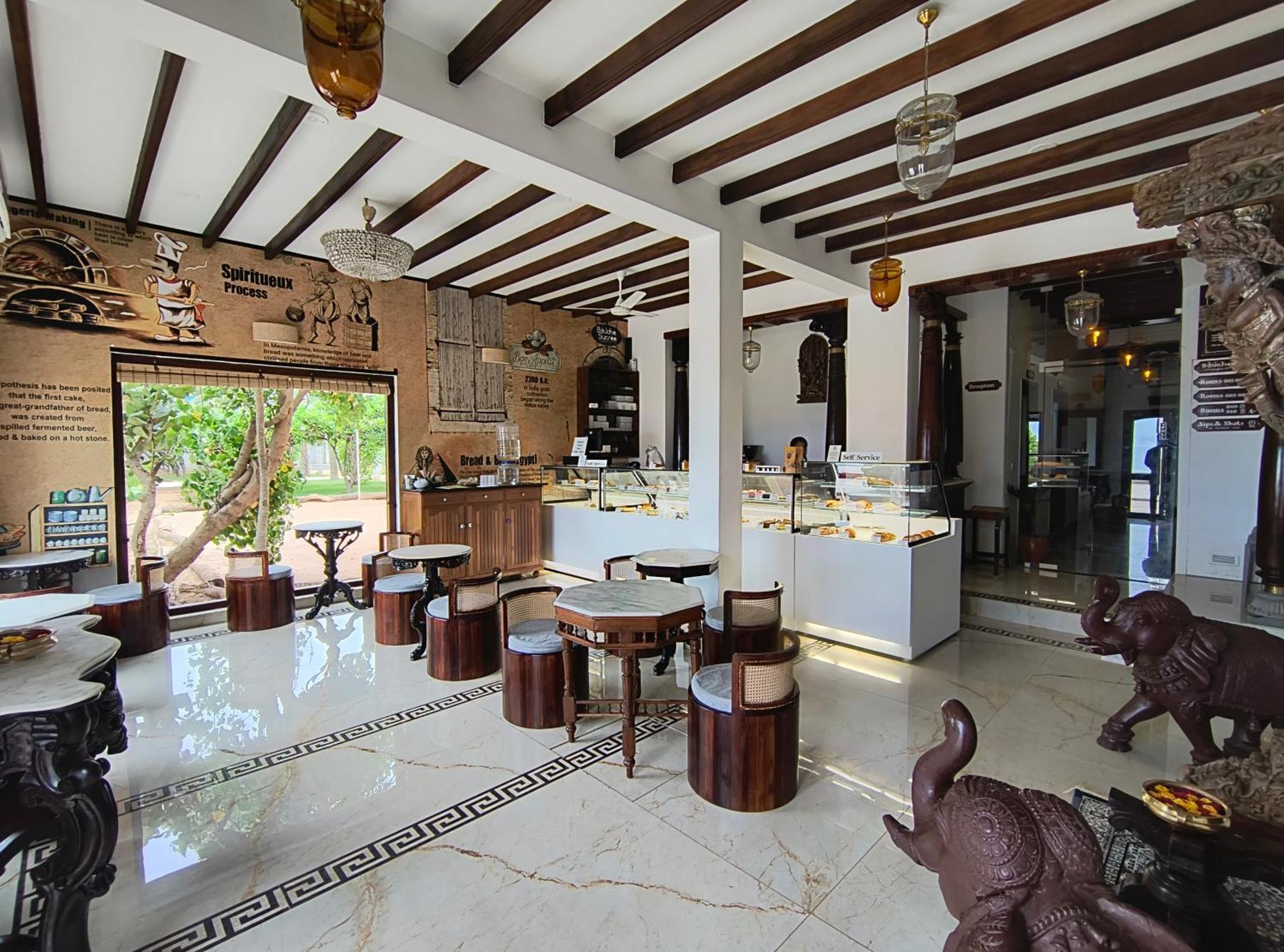La Plage Seaview Suites Ποντισερί Εξωτερικό φωτογραφία