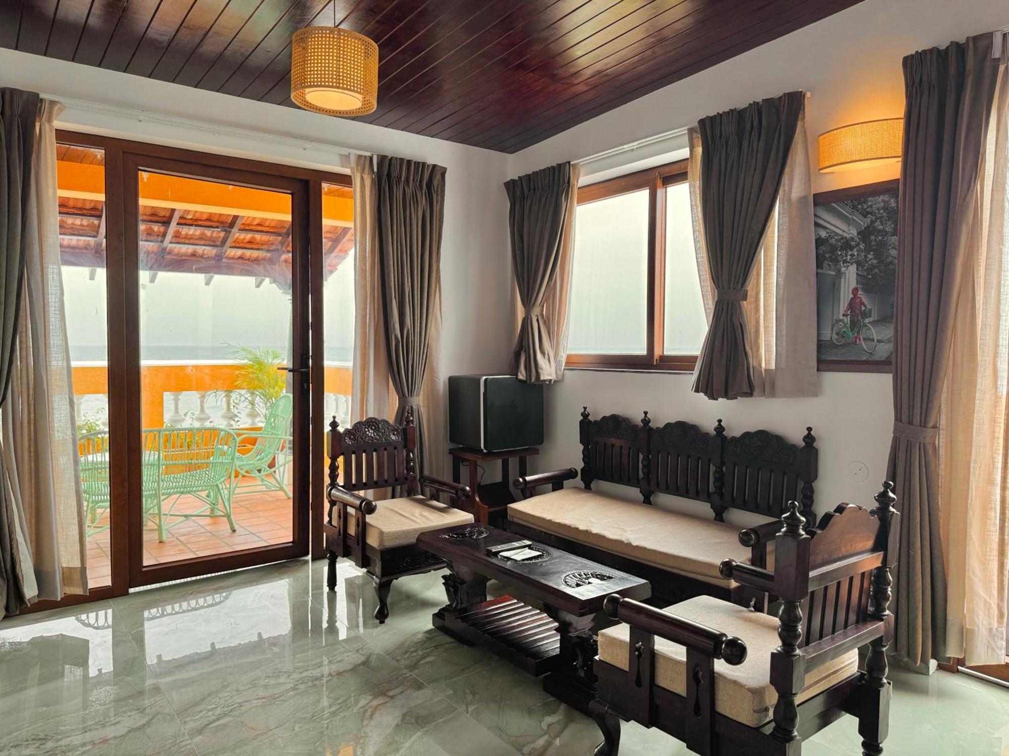 La Plage Seaview Suites Ποντισερί Εξωτερικό φωτογραφία