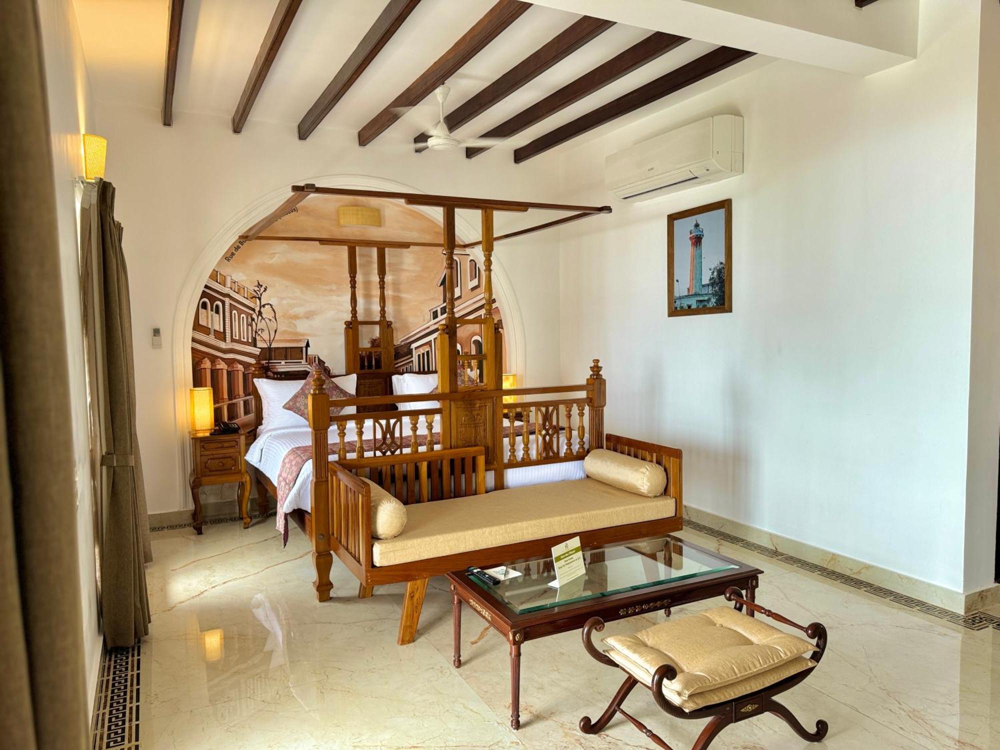 La Plage Seaview Suites Ποντισερί Εξωτερικό φωτογραφία