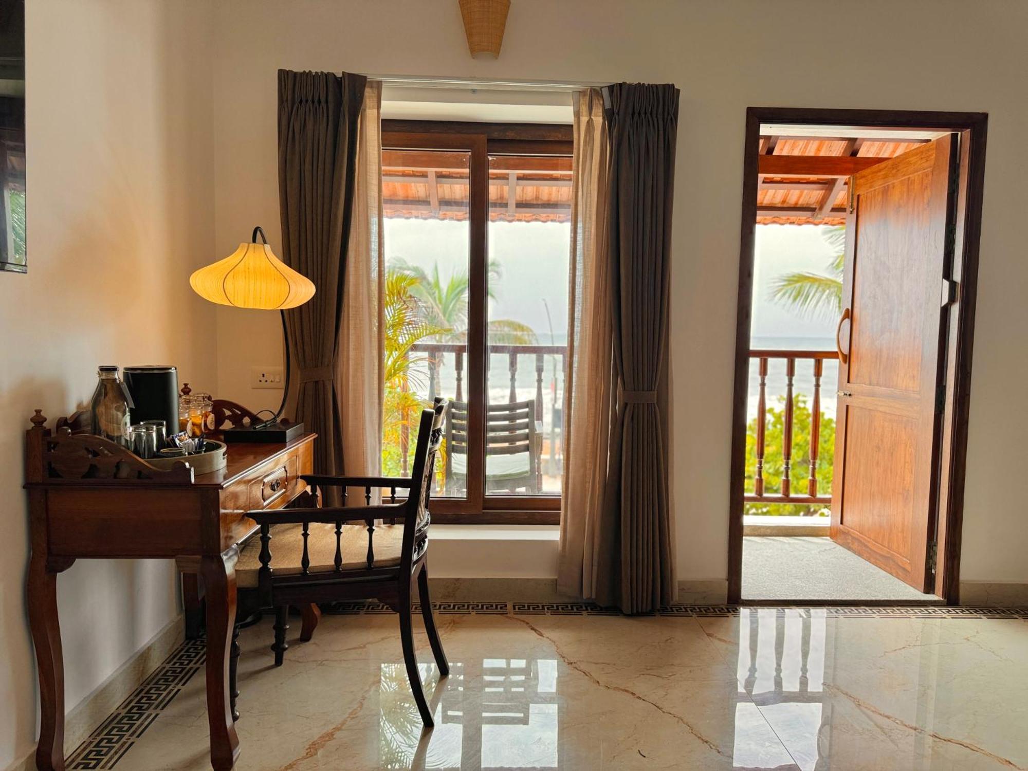 La Plage Seaview Suites Ποντισερί Εξωτερικό φωτογραφία