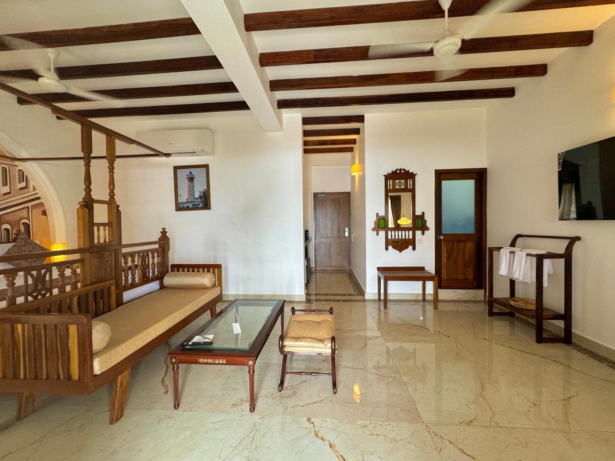 La Plage Seaview Suites Ποντισερί Εξωτερικό φωτογραφία