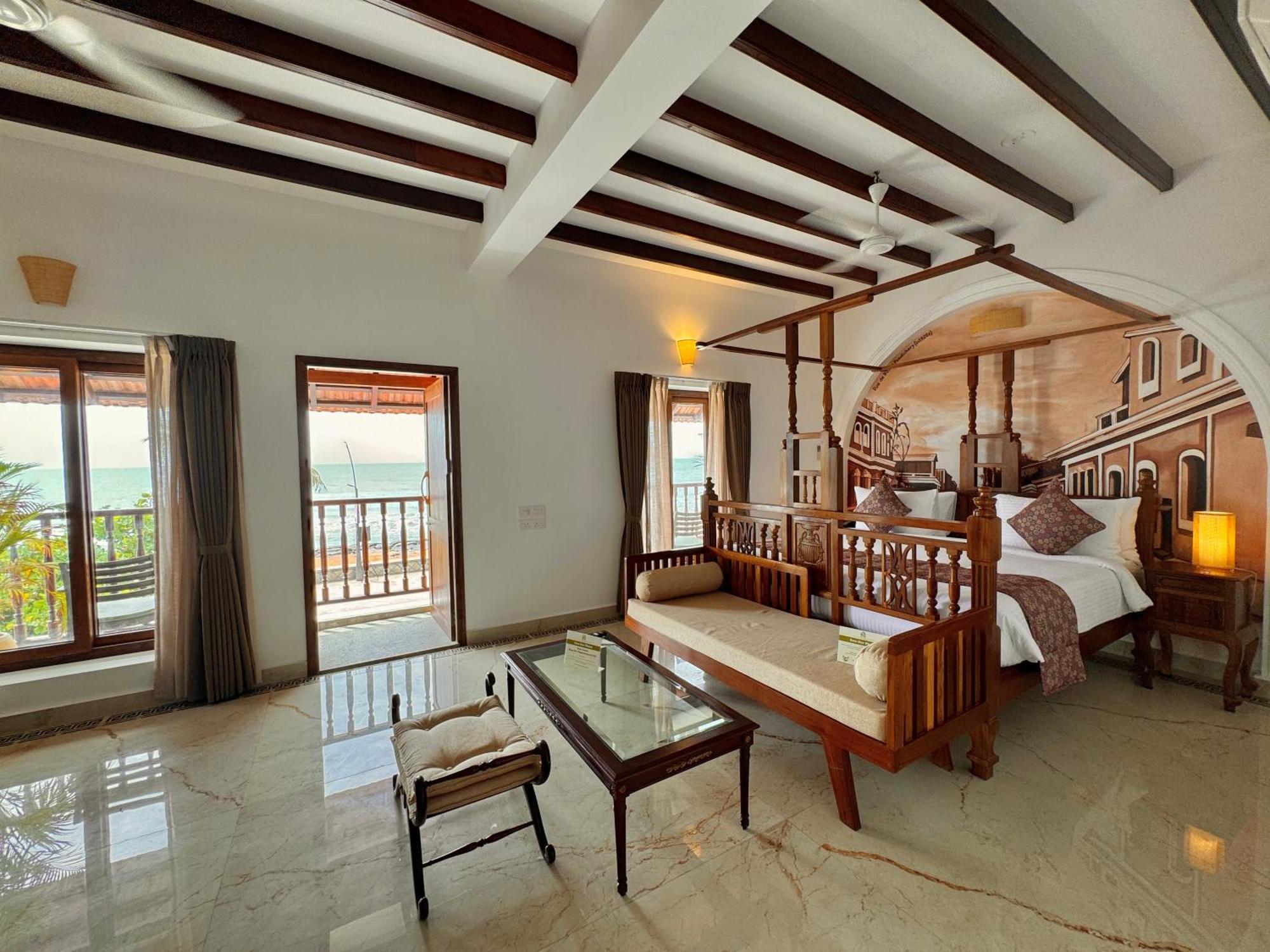 La Plage Seaview Suites Ποντισερί Εξωτερικό φωτογραφία