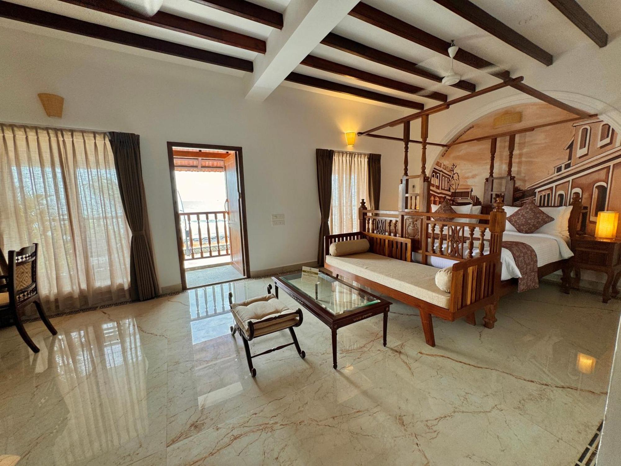 La Plage Seaview Suites Ποντισερί Εξωτερικό φωτογραφία