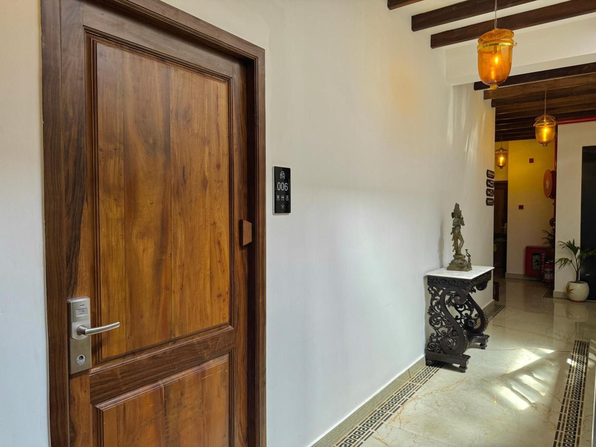 La Plage Seaview Suites Ποντισερί Εξωτερικό φωτογραφία