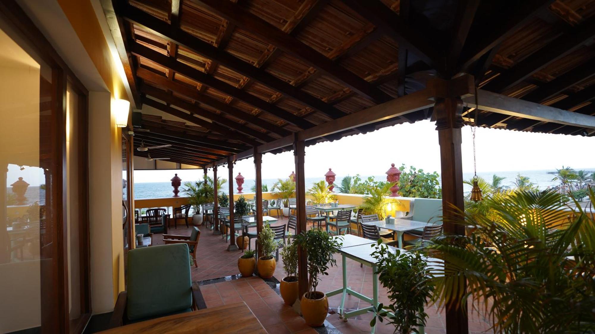 La Plage Seaview Suites Ποντισερί Εξωτερικό φωτογραφία